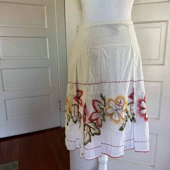 Sunny Leigh Vintage Embroidered Floral Skirt – Size 4P - Picture 6 of 12
